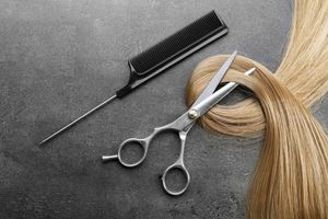 Як правильно доглядати за перукарськими ножицями? фото